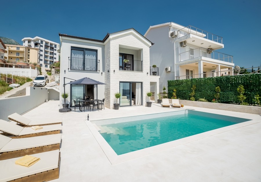 Modern Villa with Pool and Adriatic Sea Views, Bečići, Budva