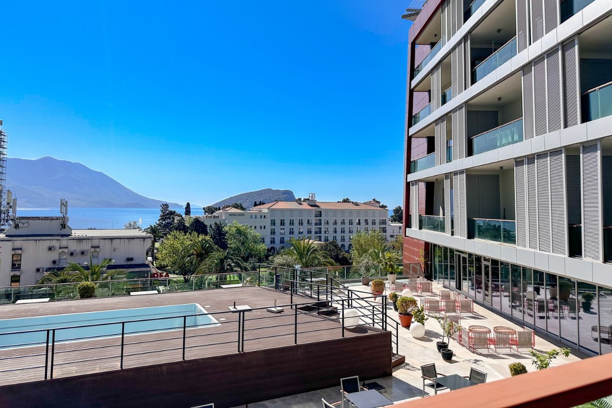 Business Premises of 70 m² with Rental Income, TQ Plaza Complex, Budva