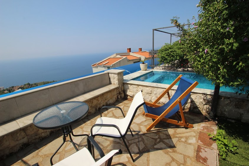Rustic Stone House on Three Levels with Pool and Sea View, Reževići (Krstac)