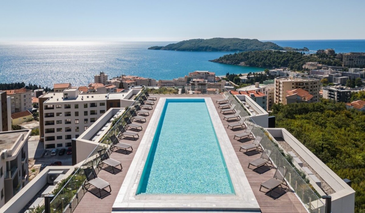 One-Bedroom Apartment of 53 m² in the New Vuelo Sobre Complex with Rooftop Pool, Bečići