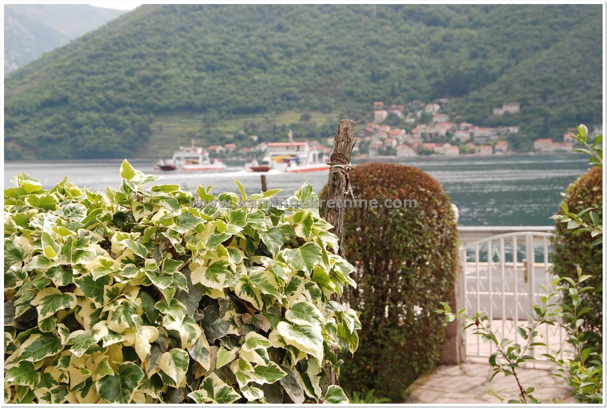 Stone House with Garden, 10 m from the Sea, Kamenari, Herceg Novi