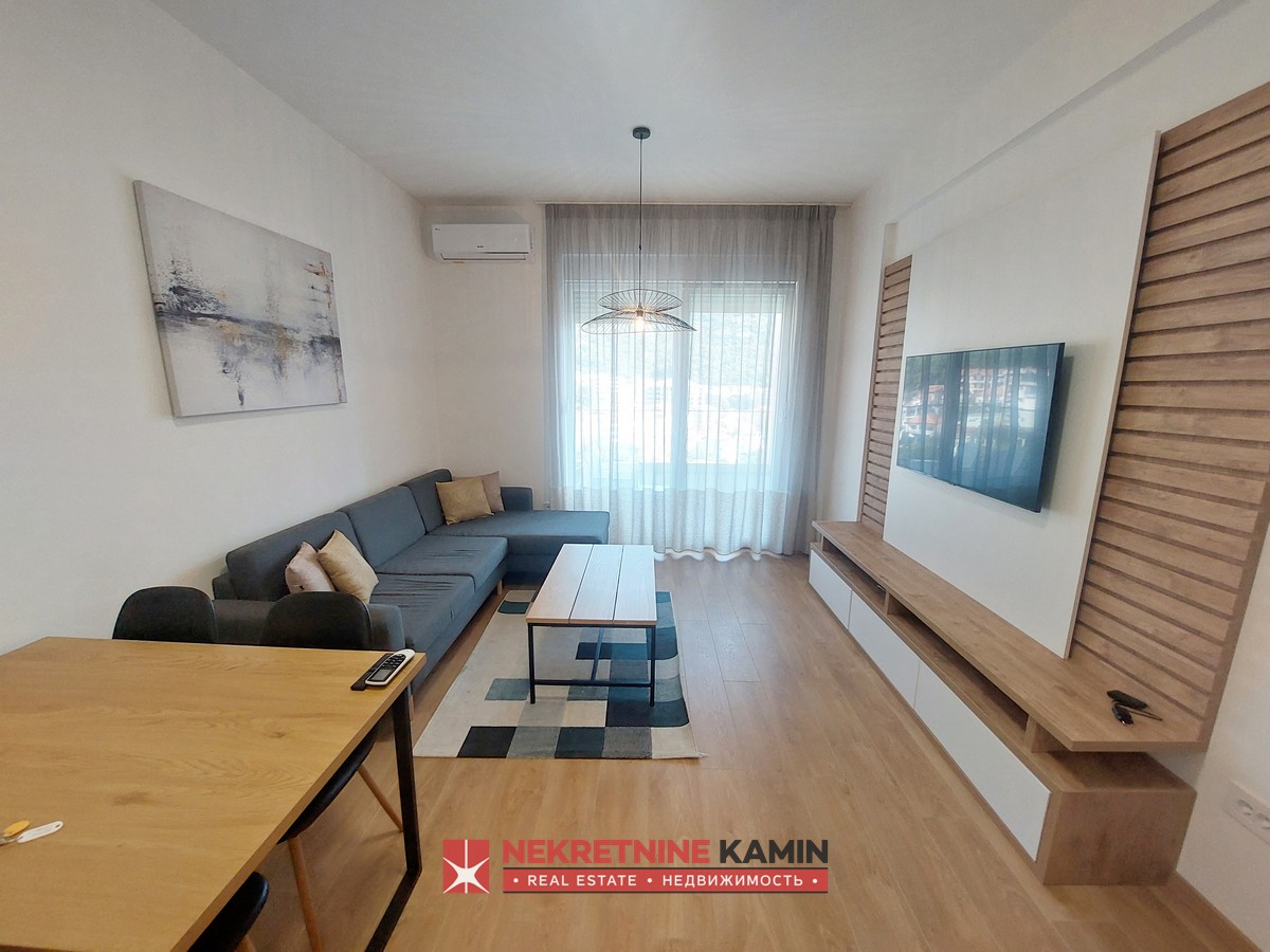 Two-Bedroom Apartment of 59 m² with New Furniture next to the Fountain, Budva