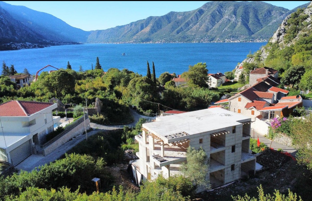 Modern Apartments Under Construction, Just 150 m from the Sea, Orahovac, Kotor