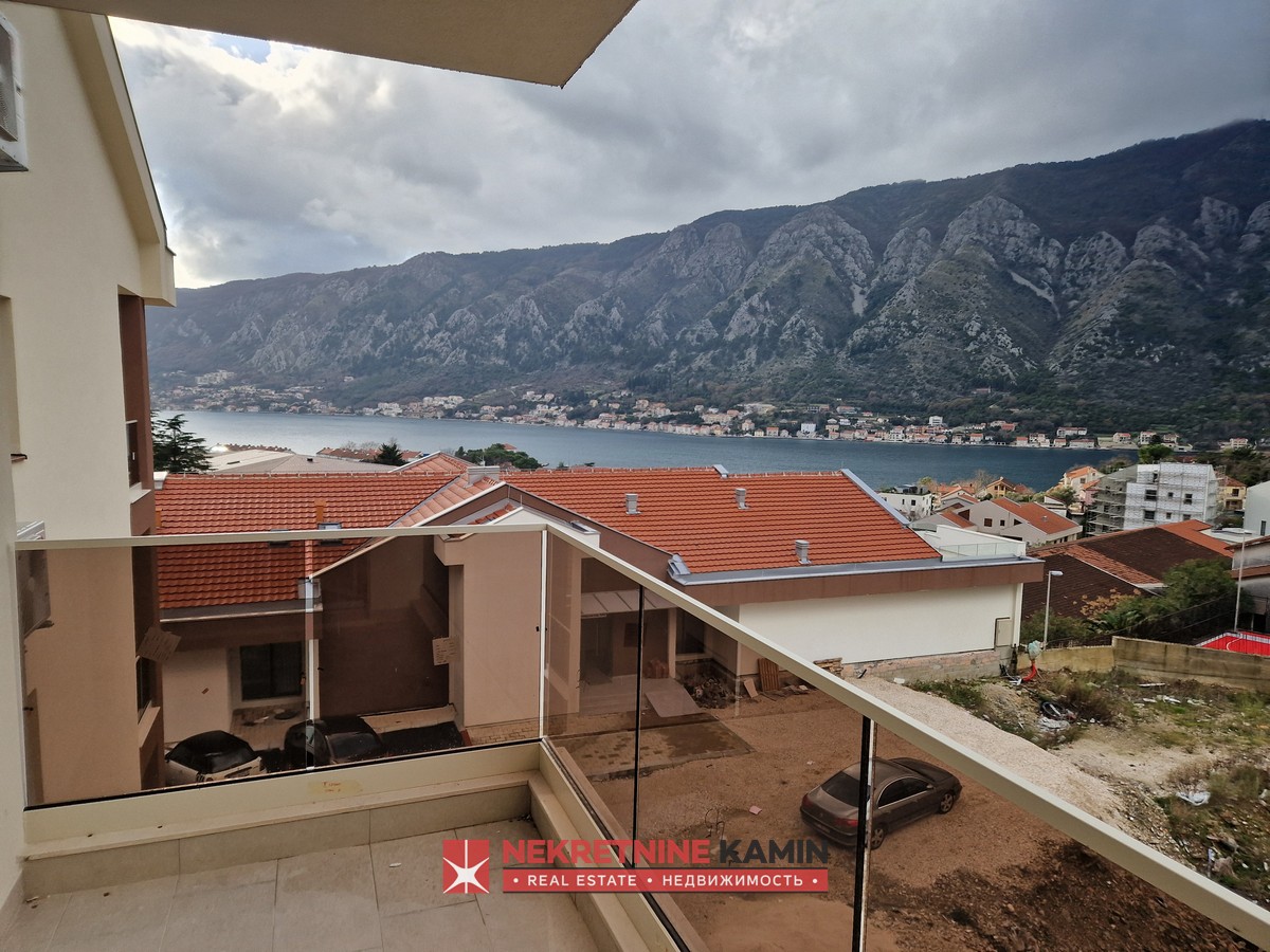 Two-Bedroom Apartment in a New Building near the Maritime School, Dobrota, Kotor