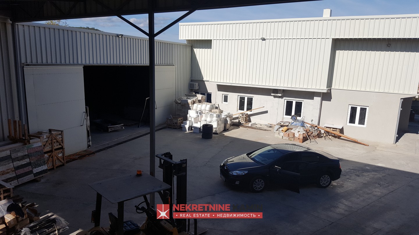 Commercial Building for All Uses with a 525 m² Hall, Radanovići, Kotor