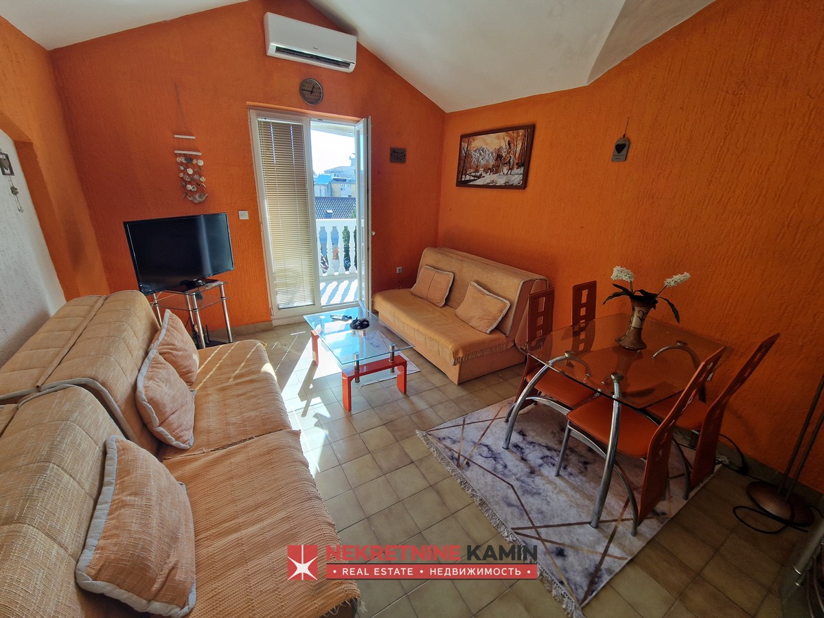 Comfortable South-Facing One-Bedroom Apartment, Podkošljun, Budva