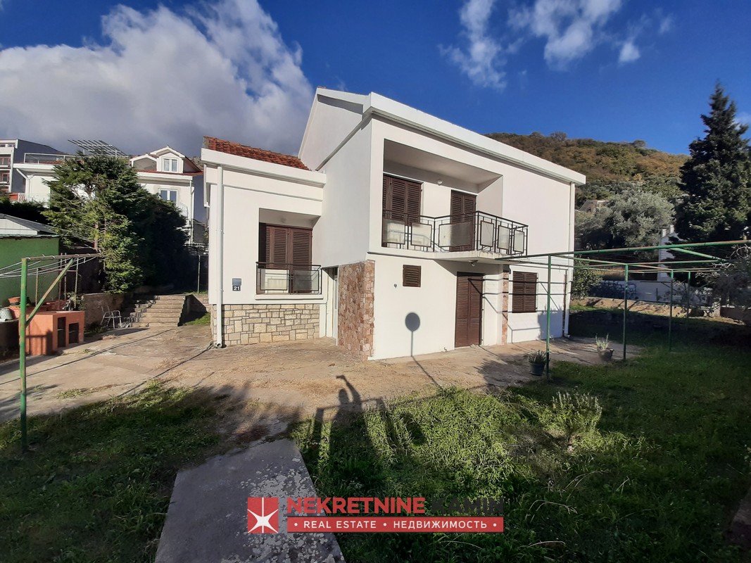 Urbanised Plot with a House in the Brežine Area, Petrovac