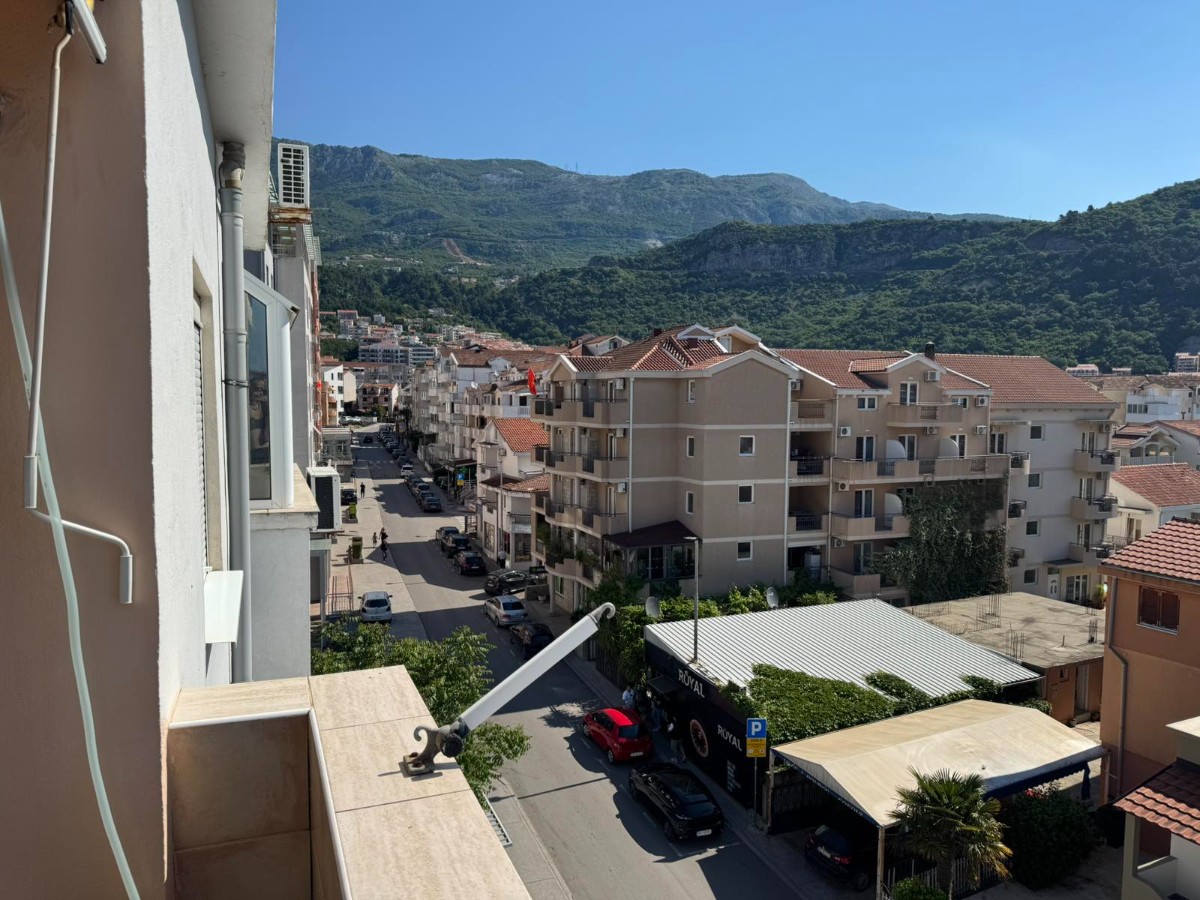 Bright One-Bedroom Apartment of 41 m² on Mainska Street, Budva