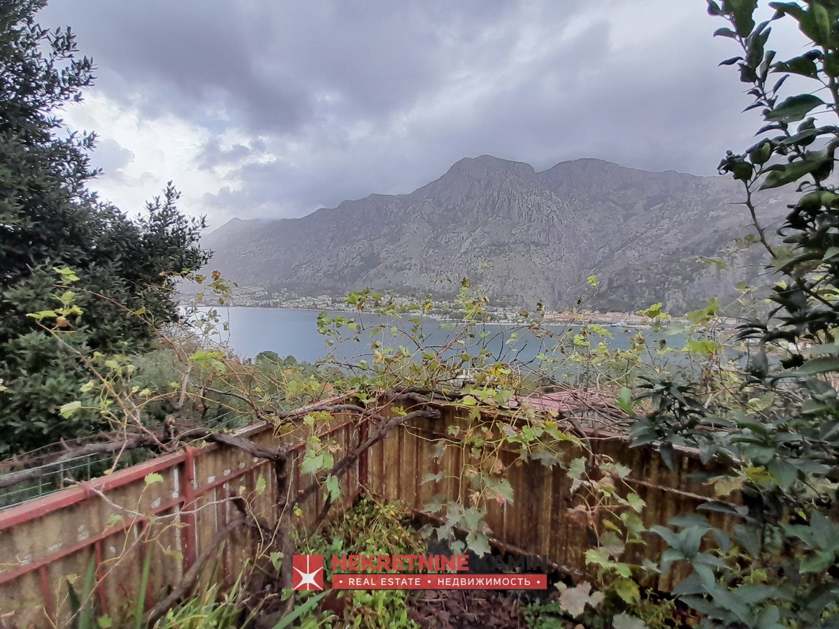 House of 105 m² with a Large Terrace and Sea View, Novo Naselje, Kotor