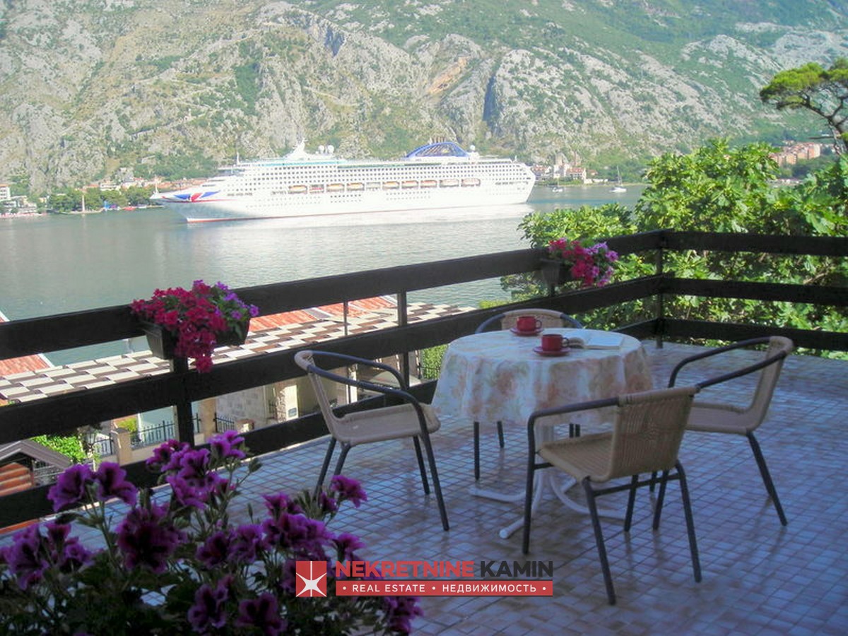 Two-Level House with Sea View, Muo, Kotor
