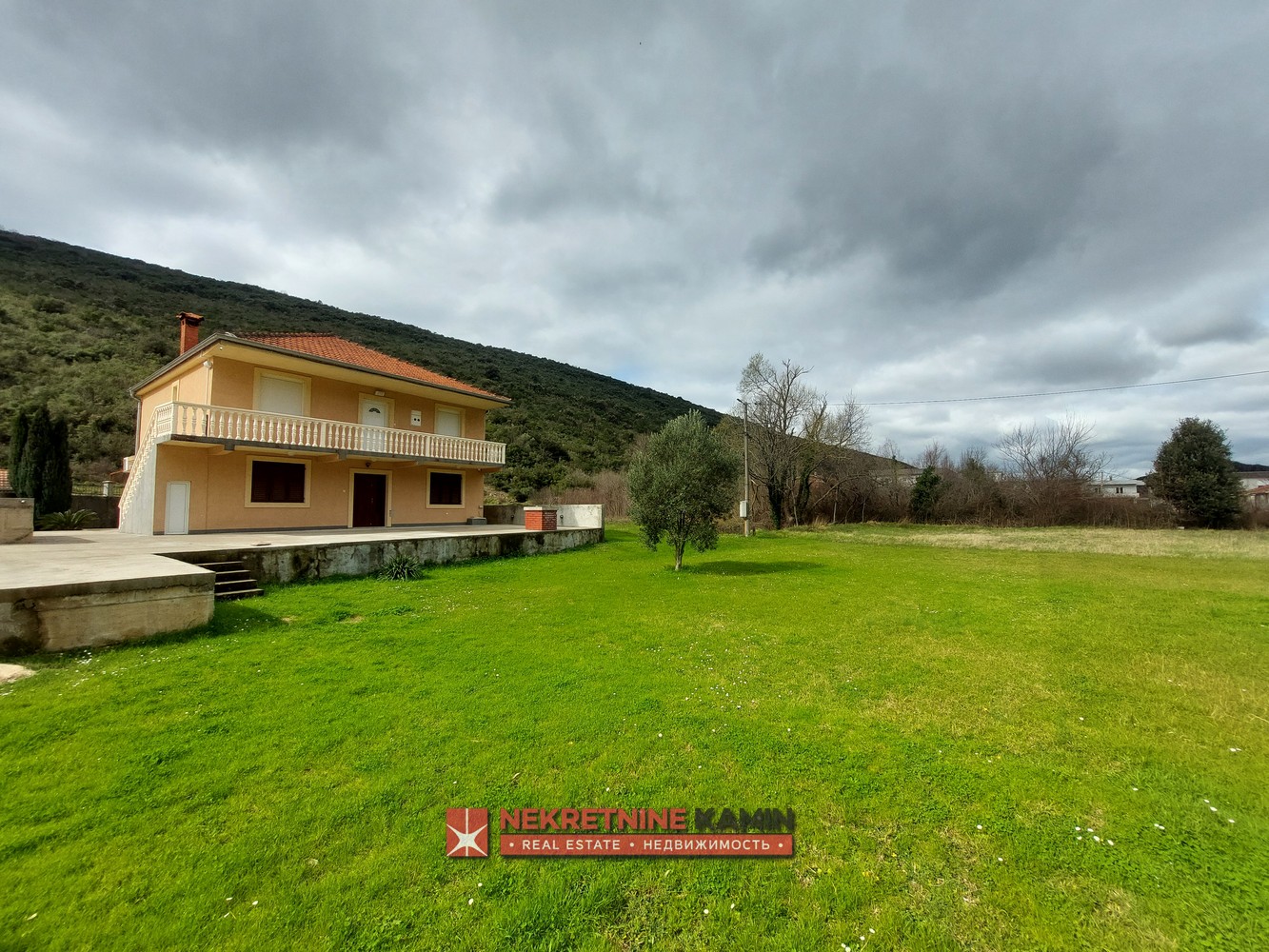 Family House with a 2900 m² Plot, Lastva Grbaljska, Kotor