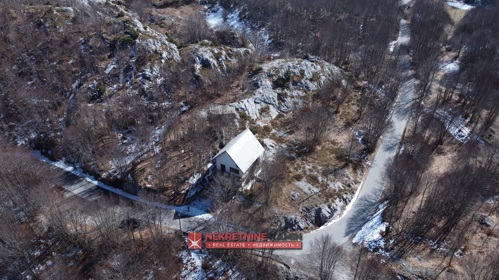 House of 200 m² on a 699 m² Plot near Ivanova Korita, Cetinje