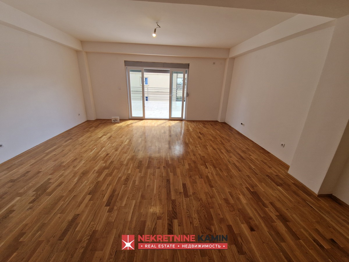 Two-Bedroom Apartment on the Raised Ground Floor, 400 m from the Sea, Petrovac