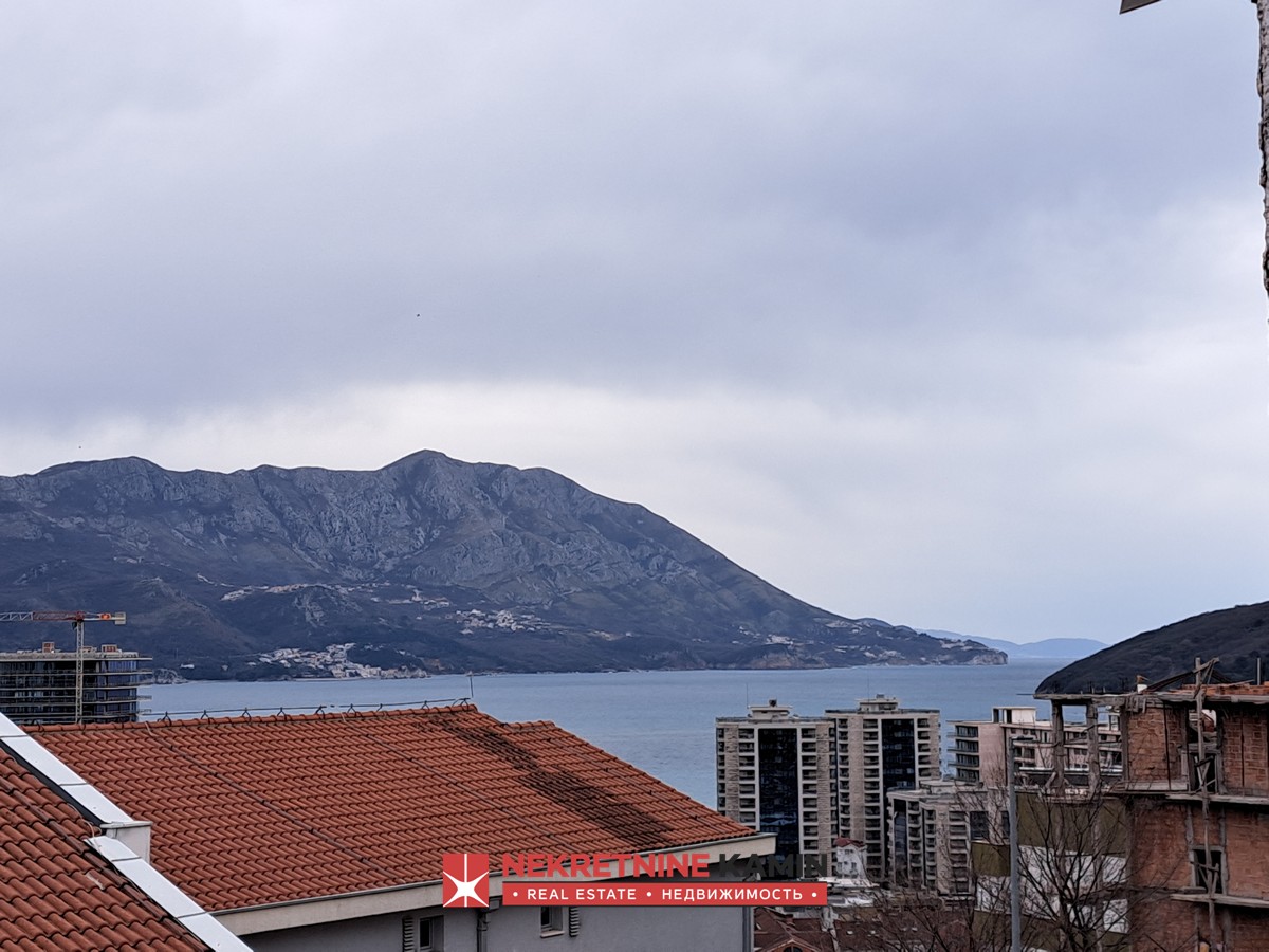 Two-Bedroom Top-Floor Apartment with Sea View, Babin Do, Budva