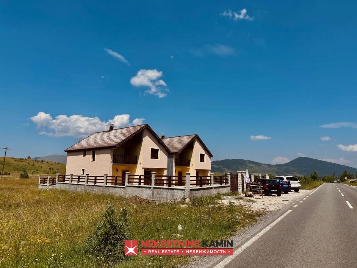 Two Well-Furnished Apartment-Style Houses with Six Apartments, Tepačko Polje, Žabljak
