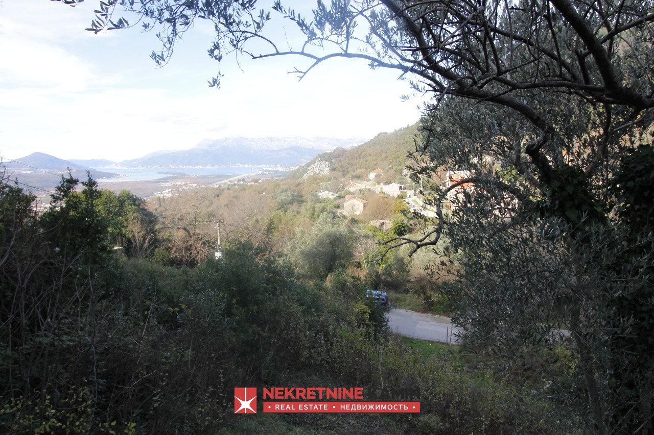 Plot of 940 m² with a View of the Bay of Tivat, Lastva Grbaljska, Kotor