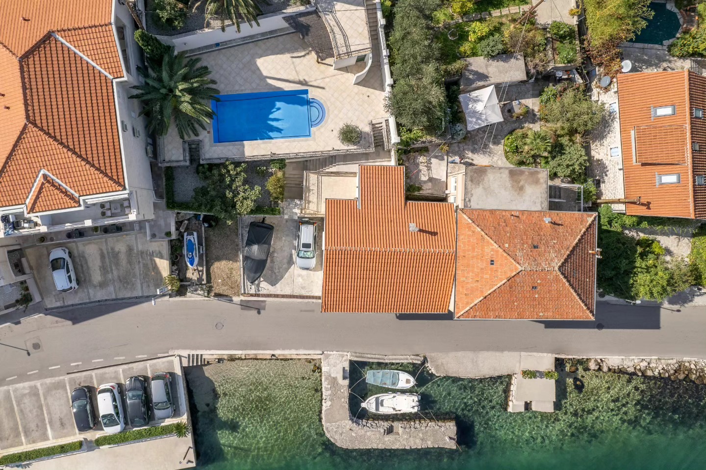 Renovated Stone House by the Sea with Private Pool and Parking, Muo, Kotor