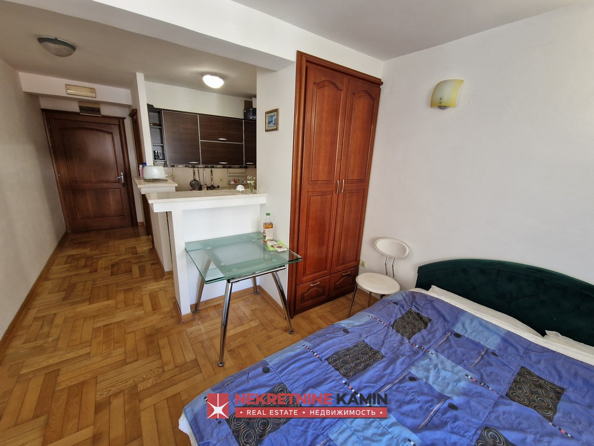 Studio Apartment of 26 m² with Terrace, 500 m from the Sea, Rafailovići, Budva