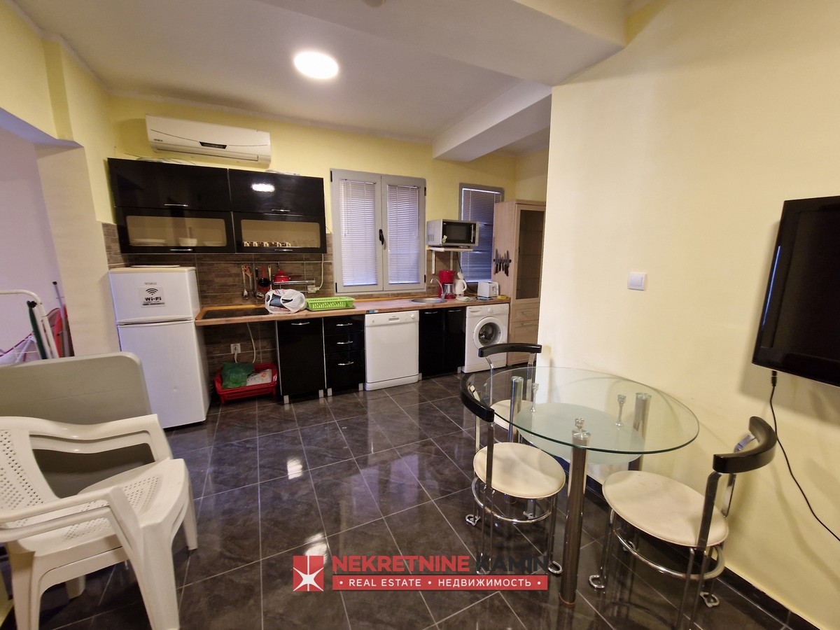 One-Bedroom Ground-Floor Apartment of 40 m², 100 m from the Sea, Rafailovići