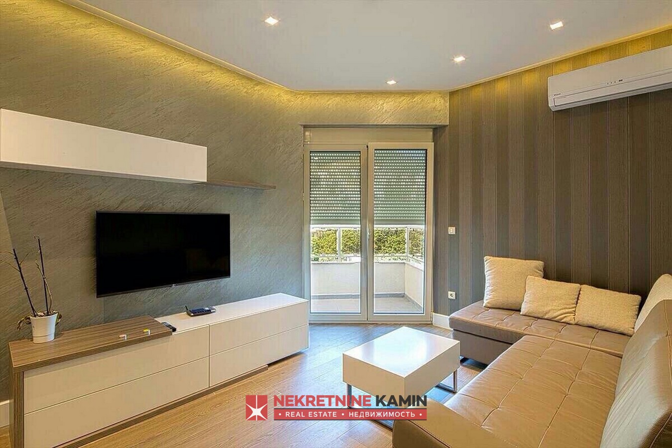 Furnished One-Bedroom Apartment of 44 m² in the Very Centre, 150 m from the Sea, Budva