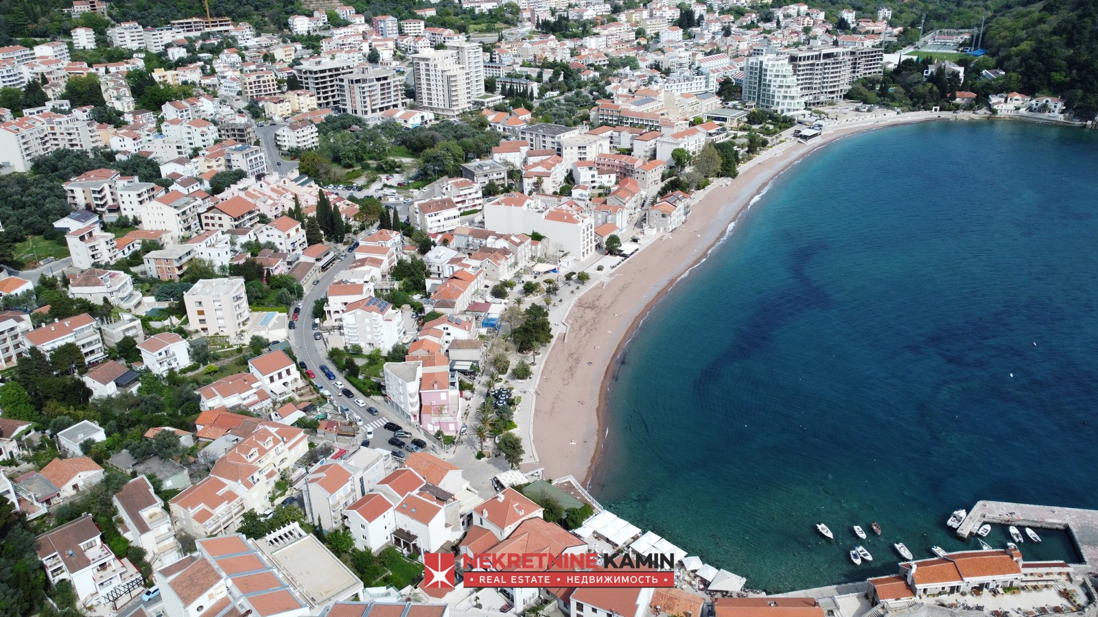 Three-Bedroom Apartment with Three Terraces, 100 m from the Sea, Petrovac