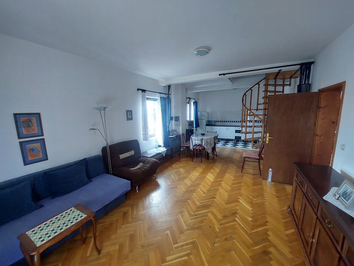 Five-Bedroom Duplex Apartment in Sarajevska Street, 500 m from the Sea, Budva