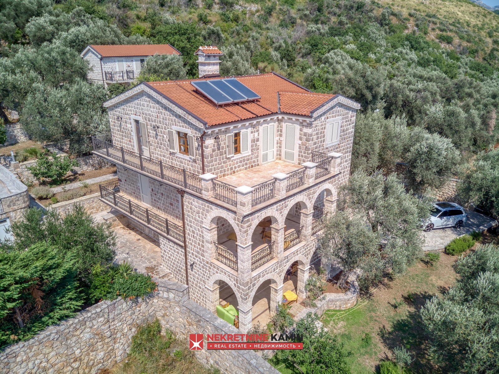 Stone Villa with Pool on a 2,500 m² Plot, Reževići, Budva