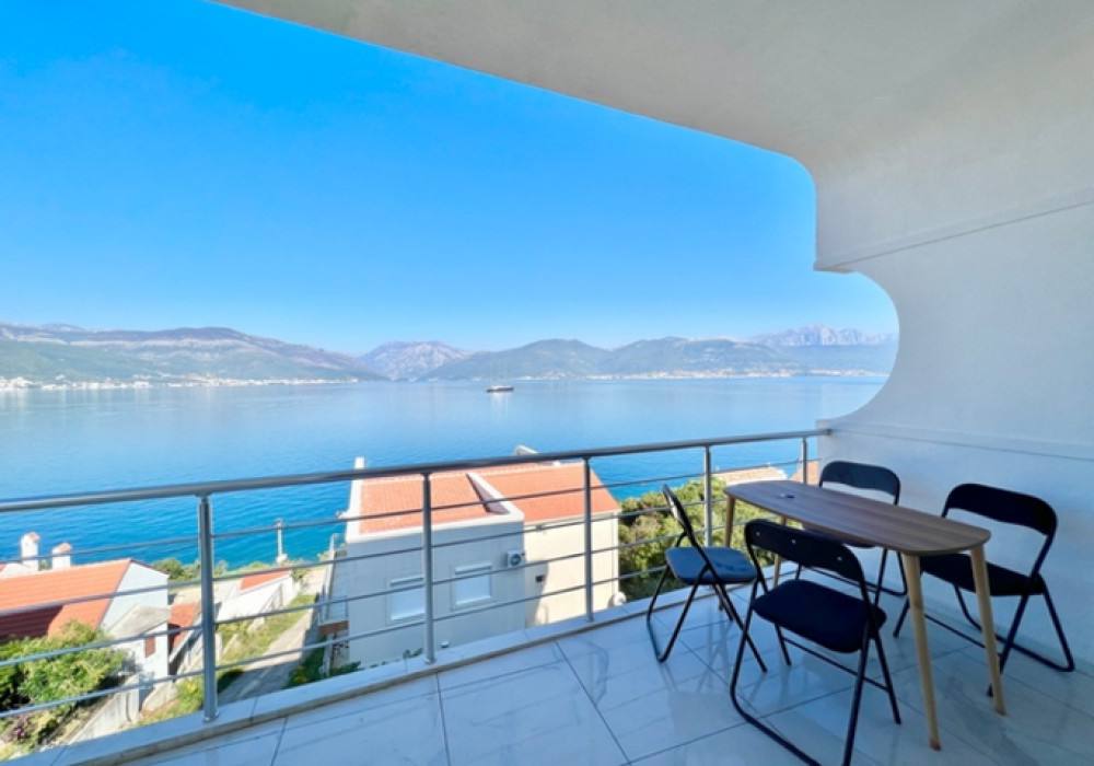 Modern One-Bedroom Apartment with Sea View, 100 m from the Sea, Krašići, Tivat