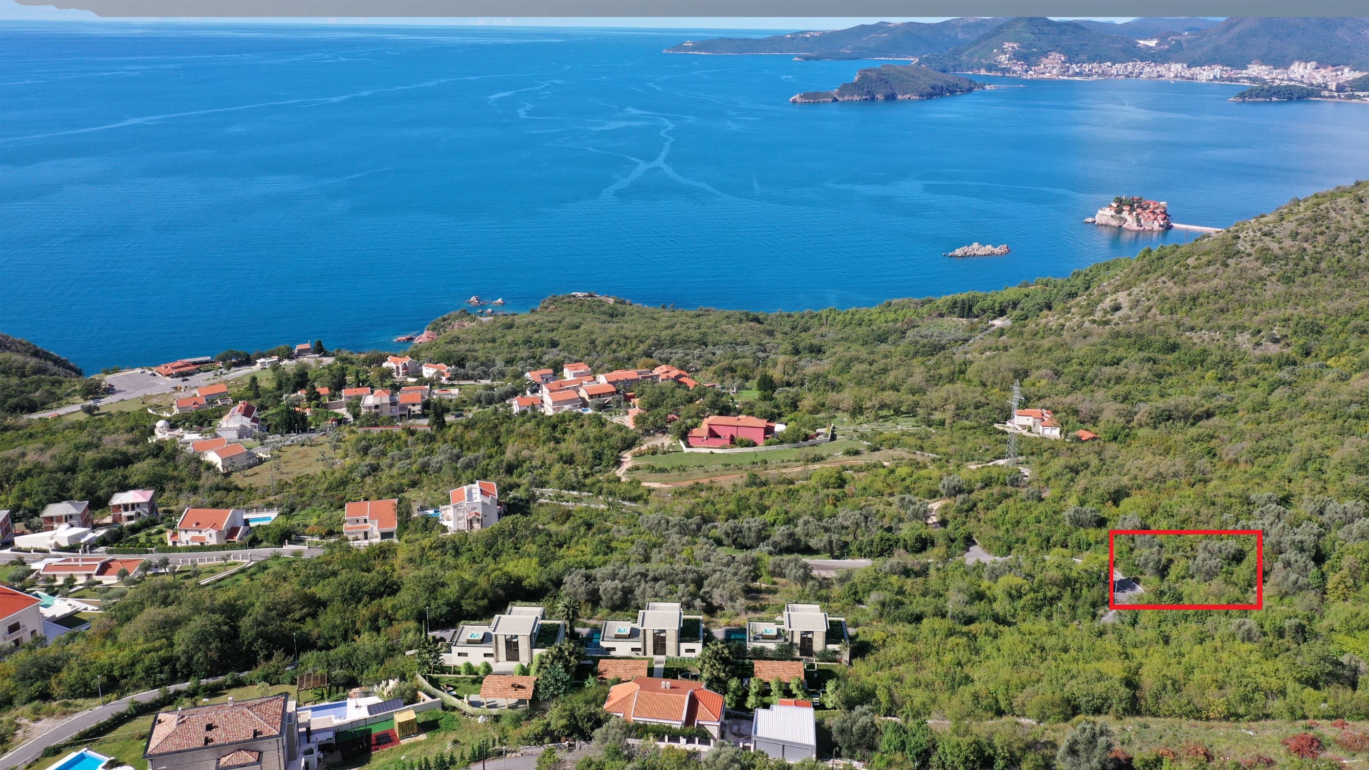Plac od 882 m² sa građevinskom dozvolom i projektom, Tudorovići, Budva