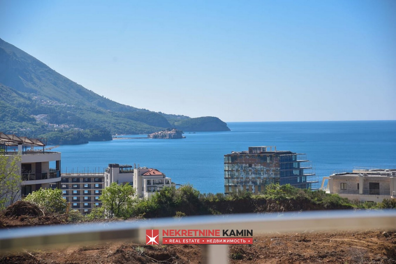 Modernly Furnished One-Bedroom Apartment on the Sixth Floor, Sea View, Bečići, Budva