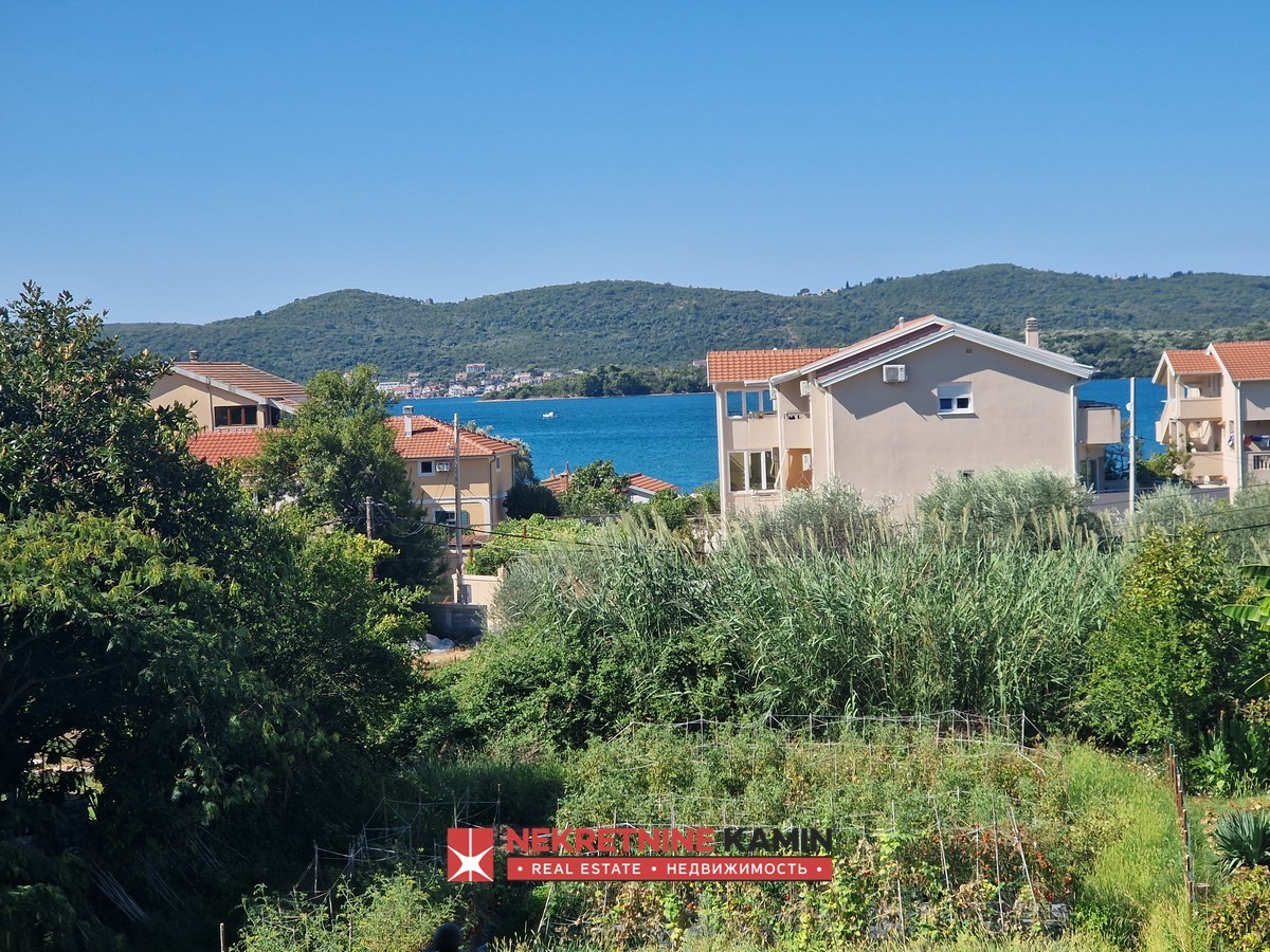 New One-Bedroom Apartment with Terrace, 100 m from the Sea, Bonići, Tivat