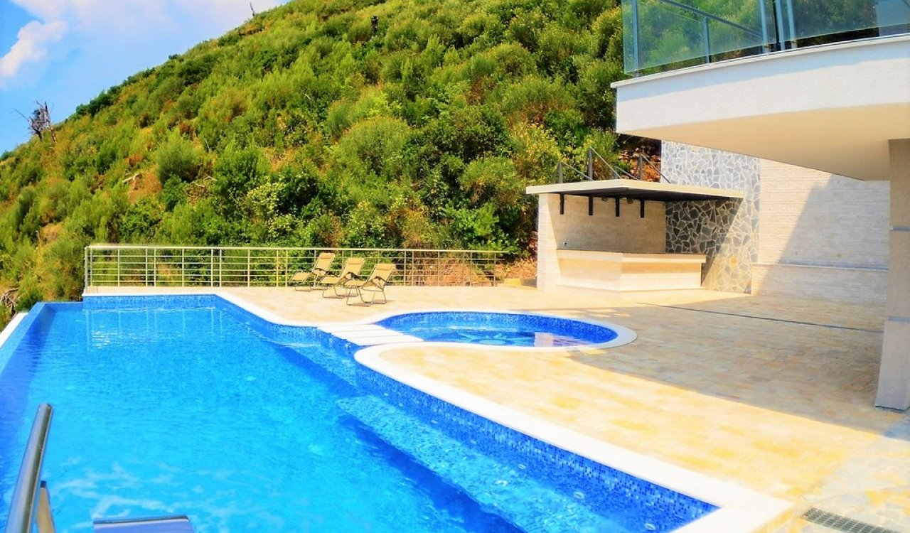 One-Bedroom Apartment in a Complex with a Pool, Vidikovac, Budva