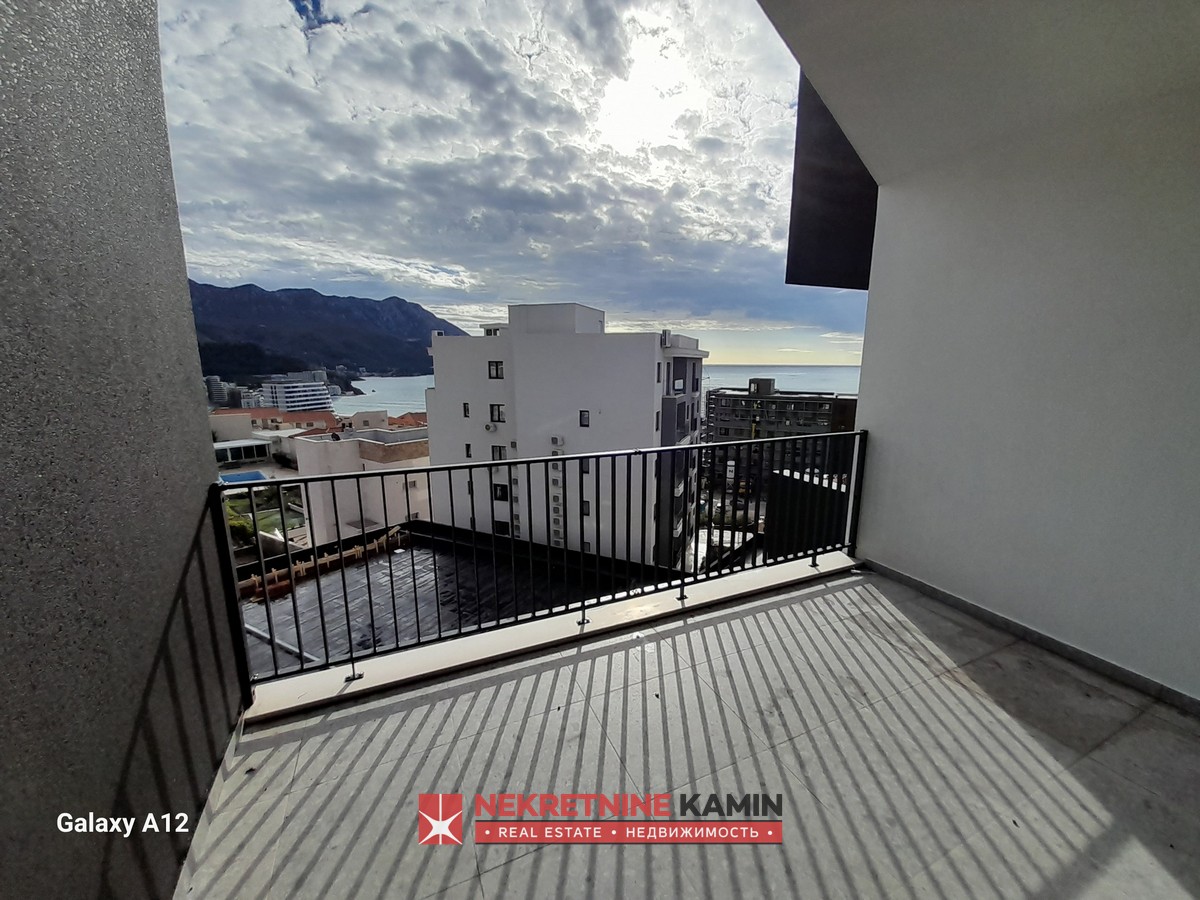 One-Bedroom Apartment in a New Building, Bečići, Budva