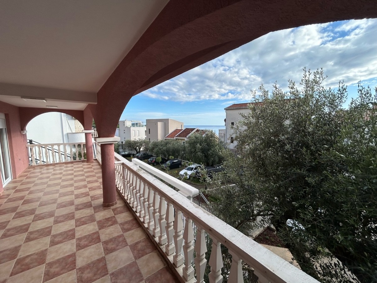 Two-Bedroom Apartment with Sea View and Two Parking Spaces, Pržno, Budva