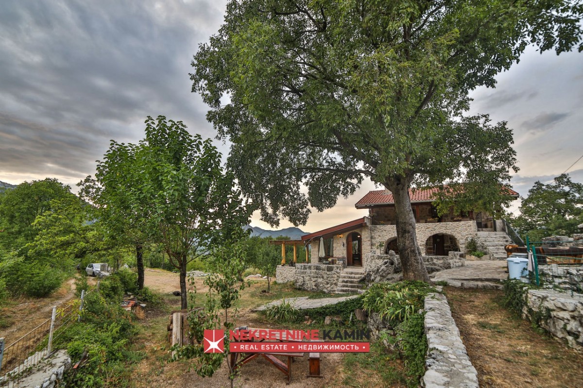 Stone House on a Large Estate near Lake Skadar and Rijeka Crnojevića