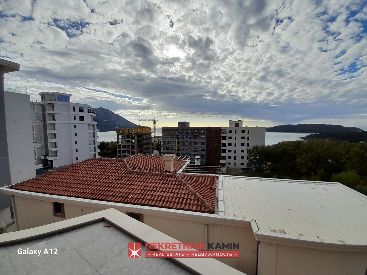 One-Bedroom Apartment of 67.34 m² in a Luxury New Build with Sea View, Bečići