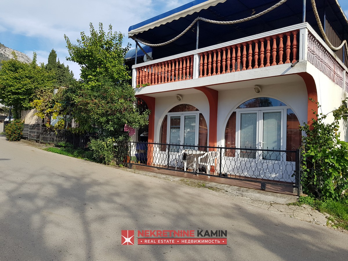 Apartment-Style Property with a Restaurant, About 150 m from the Sea, Šušanj, Bar
