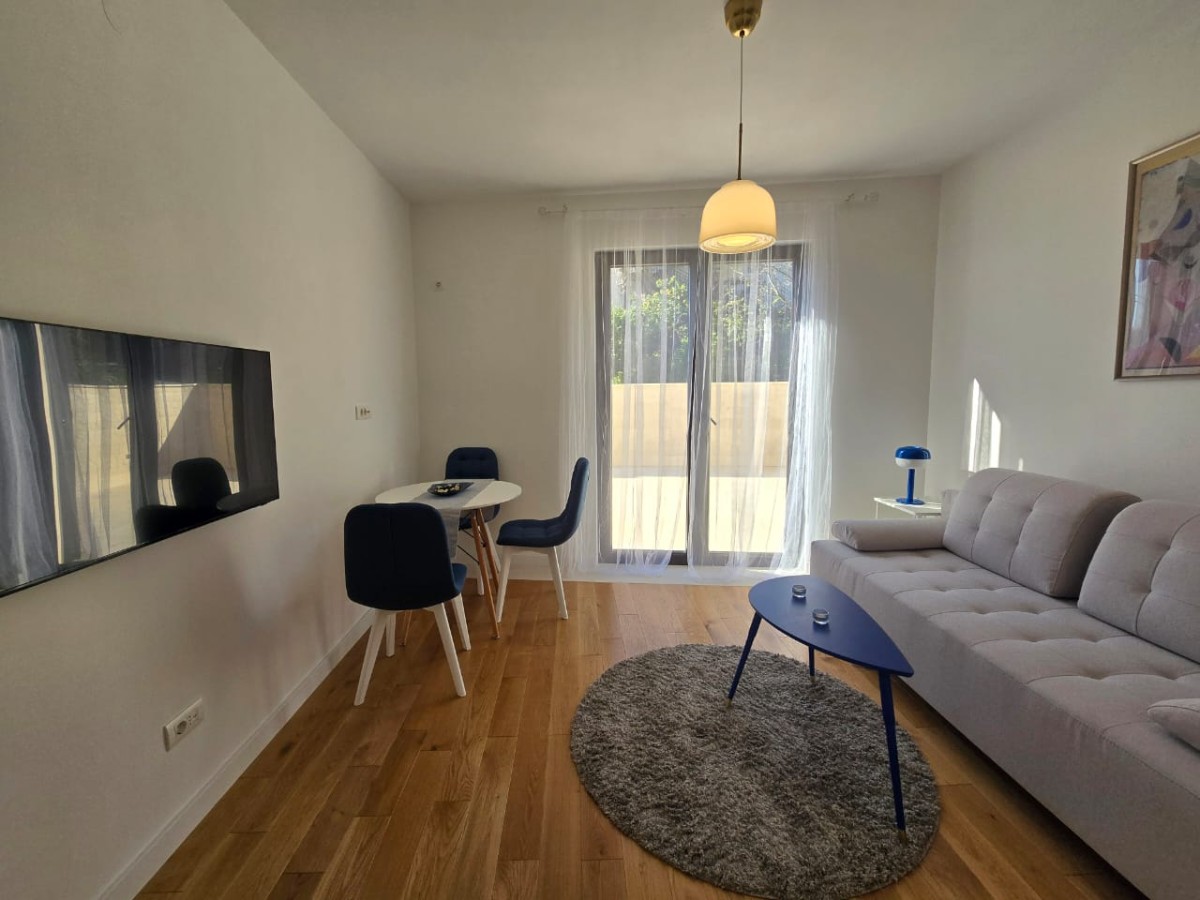 Studio in a New Building with Panoramic Terrace Views, Pod Kuk, Tivat